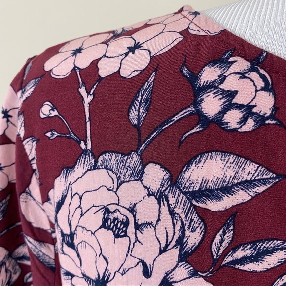 Motherhood Maternity Dark Red Floral Button Top M - Picture 7 of 12